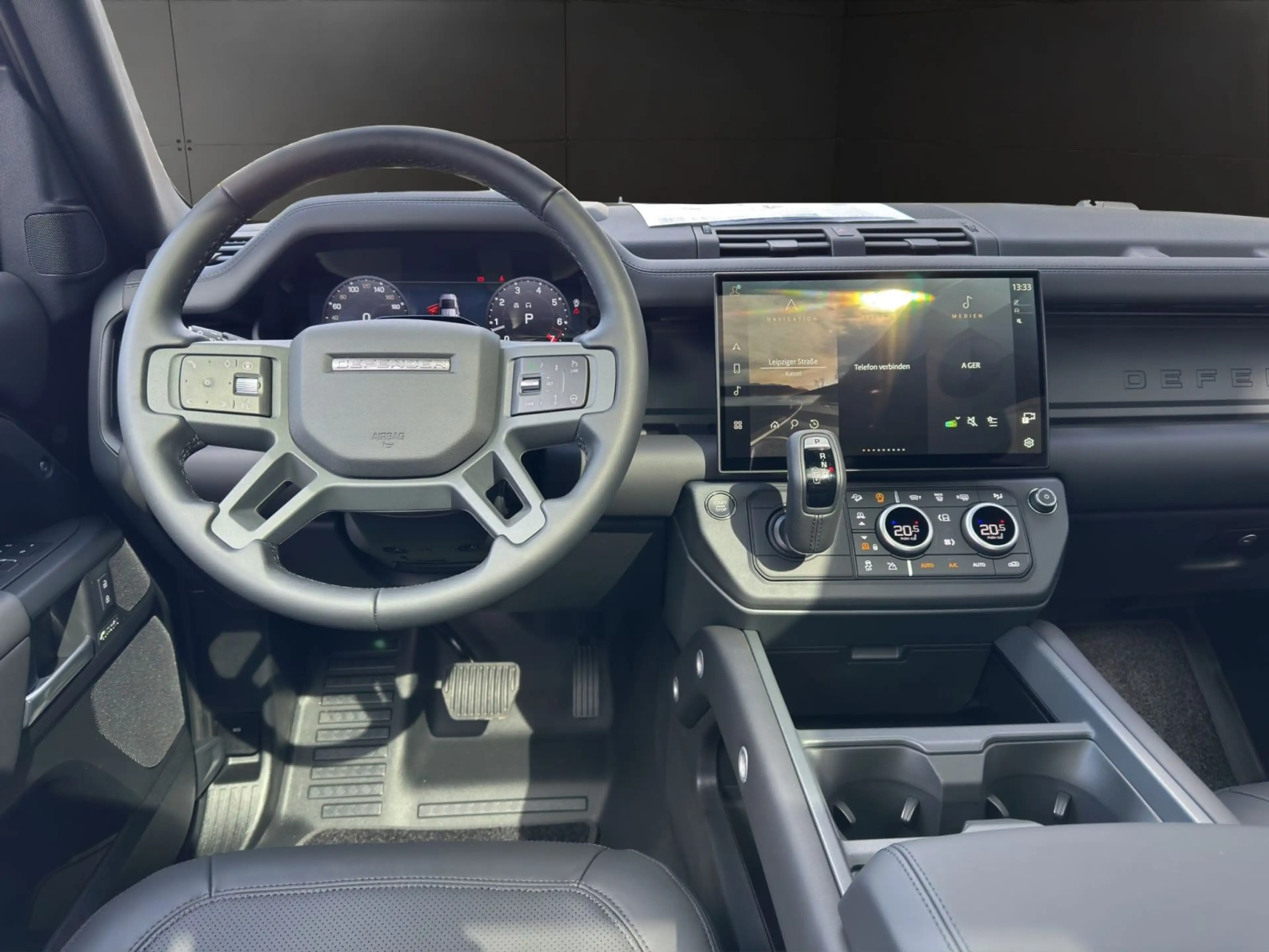Land Rover Defender 110 5.0 P425 X-Dynamic HSE AHK — photo 5