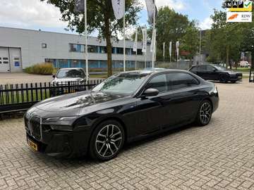 XDrive60 106 kWh/BTW|NAP|MASSAGE|PANO|SKYLOUNGE|VO