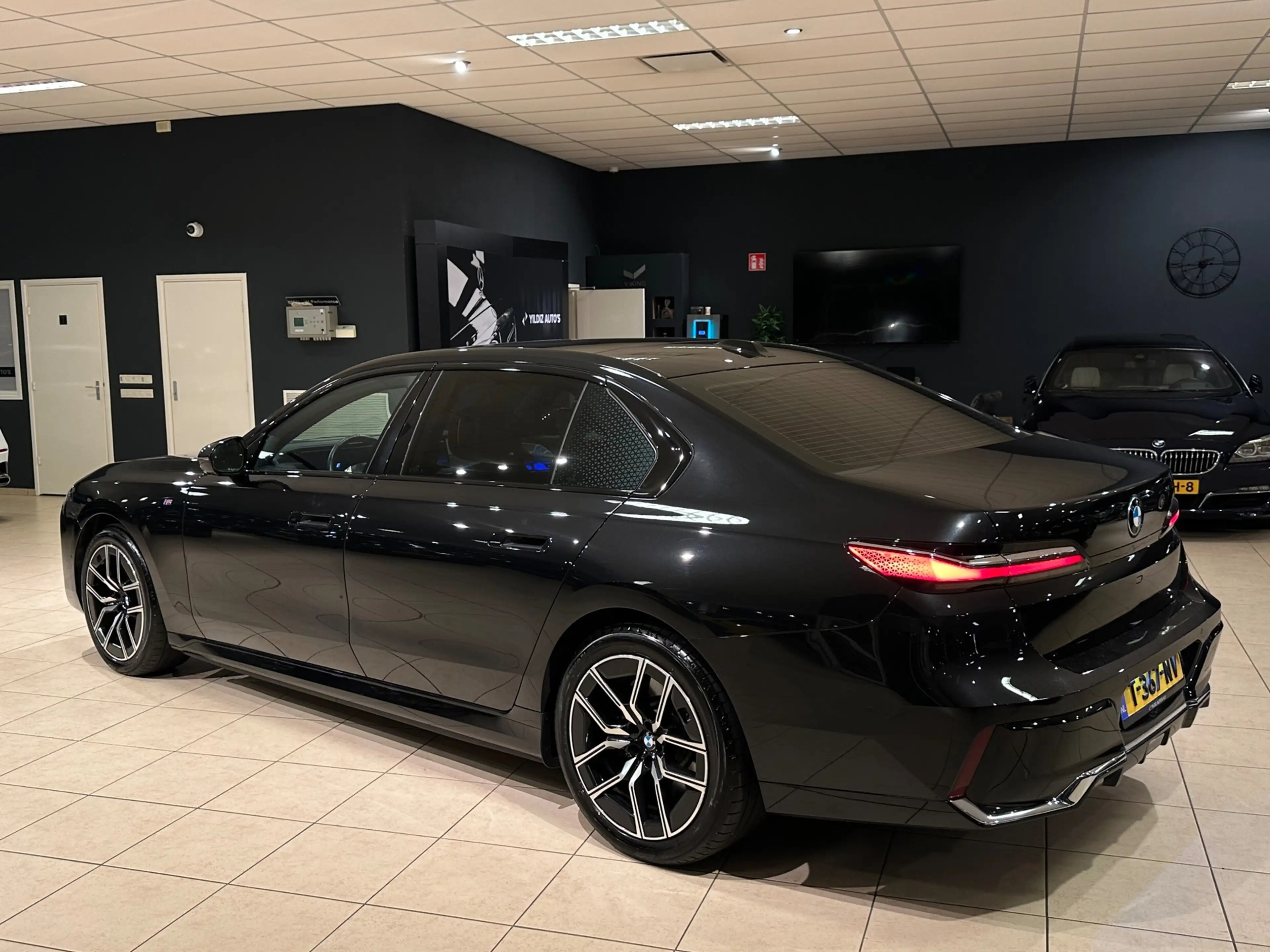 BMW i7 XDrive60 106 kWh/BTW|NAP|MASSAGE|PANO|SKYLOUNGE|VO — photo 12