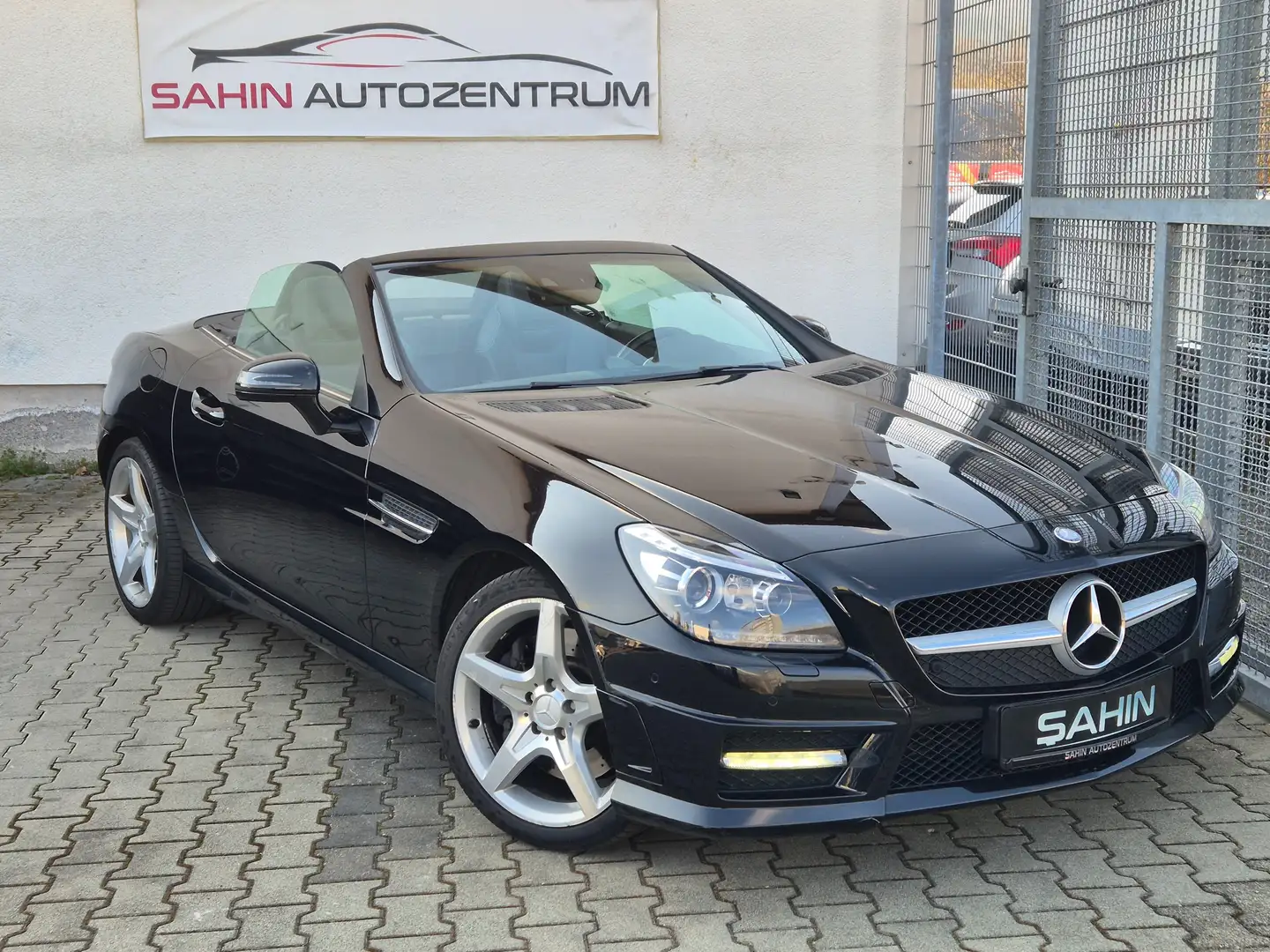 Mercedes-Benz SLK 250 7G AMG Line Airscarf Navi BiXenon ILS H&K Pano PTS Negro - 2