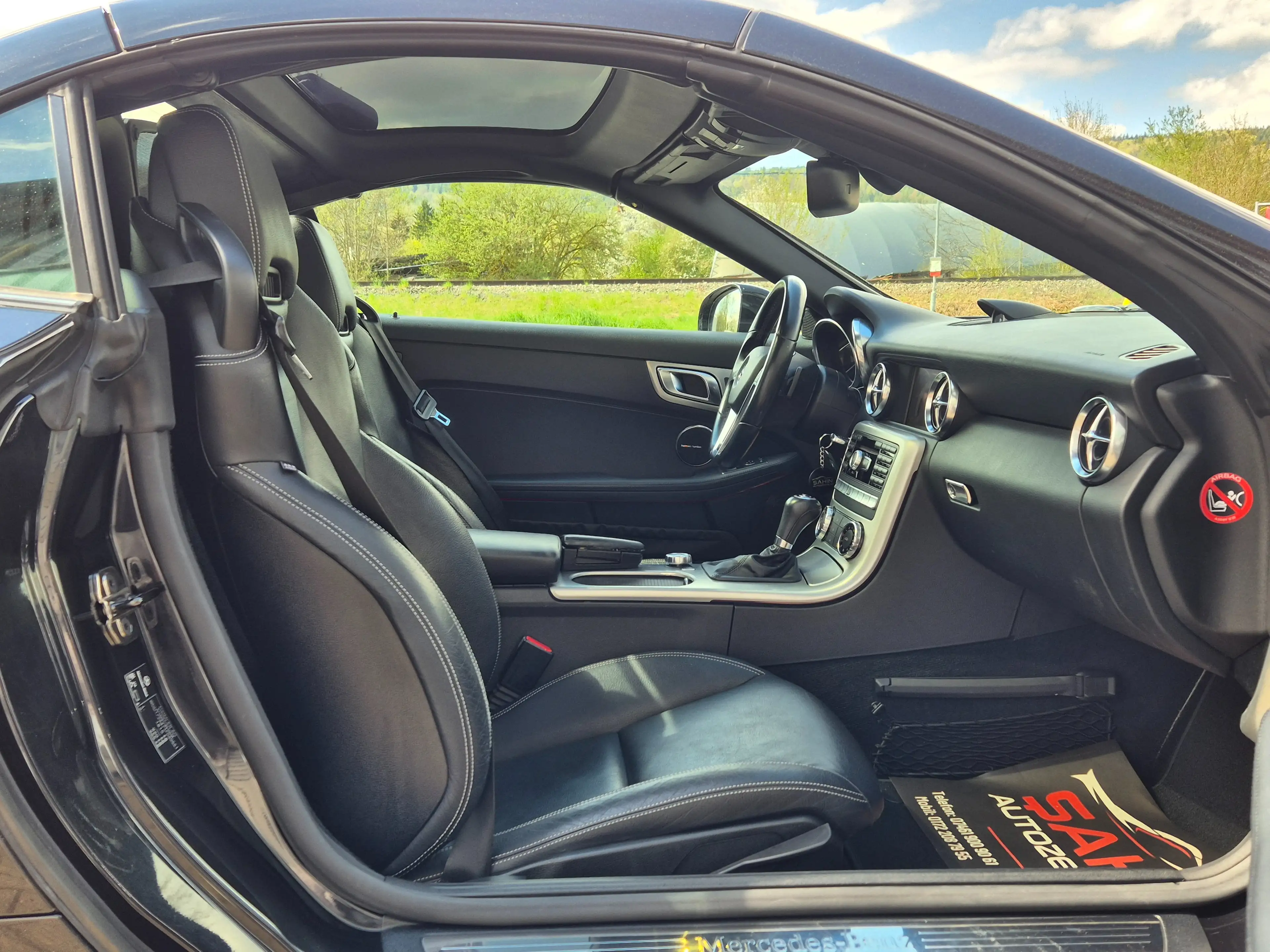 Mercedes-Benz SLK 250 7G AMG Line Airscarf Navi BiXenon ILS H&K Pano PTS — photo 16