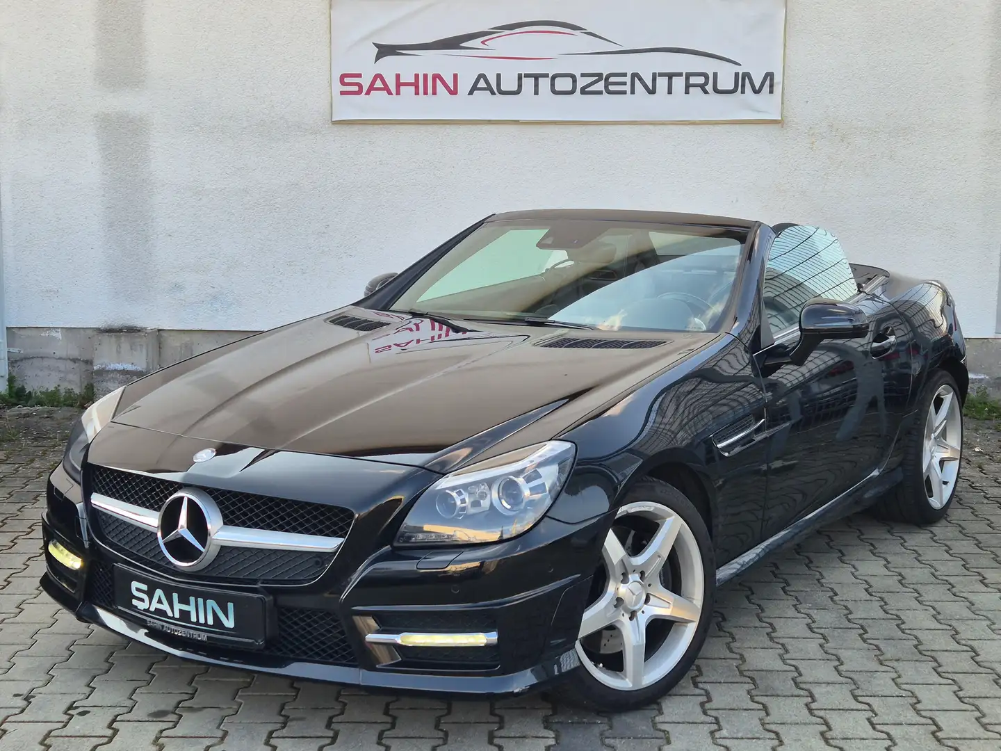 Mercedes-Benz SLK 250 7G AMG Line Airscarf Navi BiXenon ILS H&K Pano PTS Negro - 1
