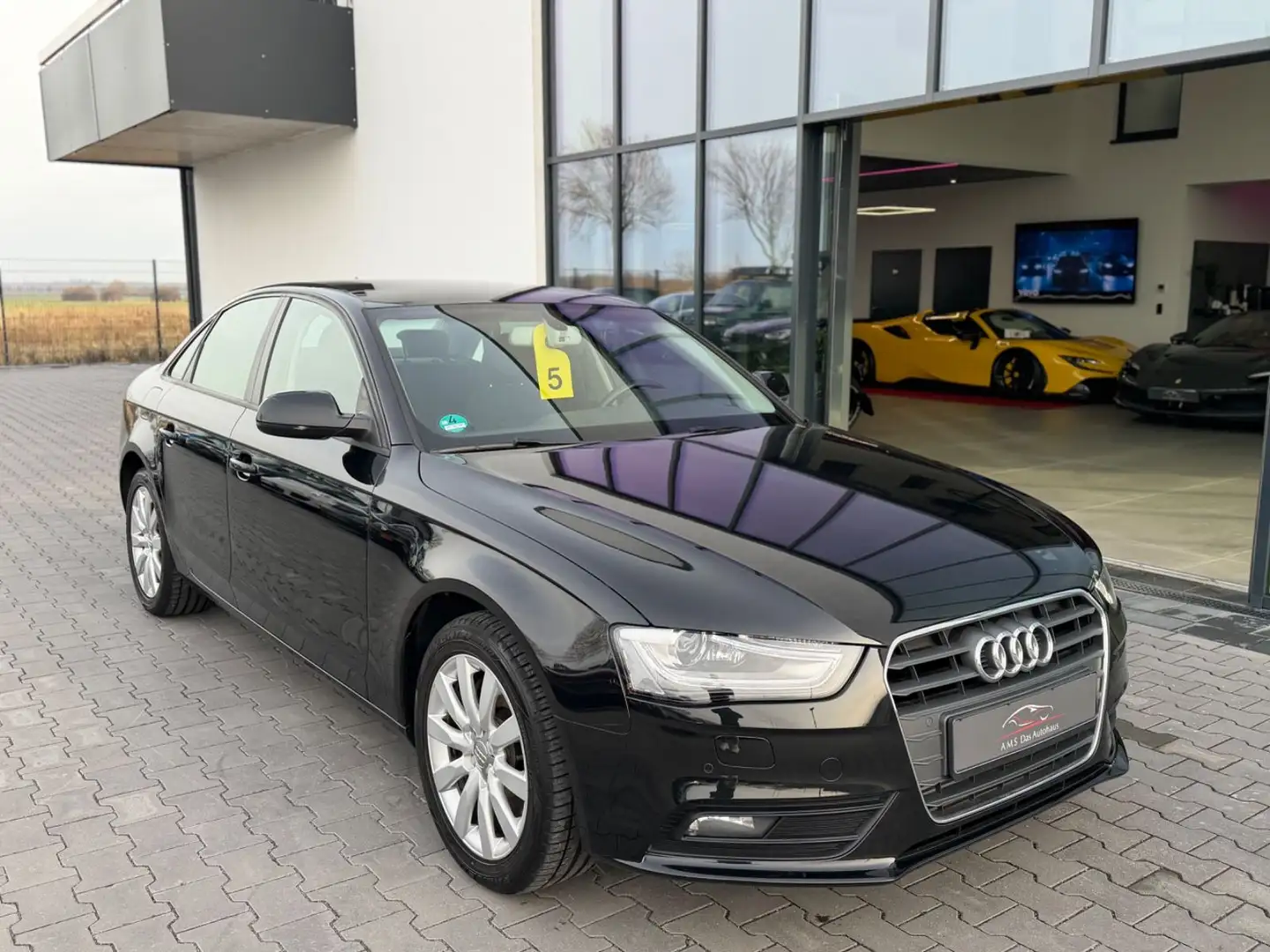 Audi A4 Lim. 3.0 TDI Aut. Navi Xenon Standheizung Noir - 2