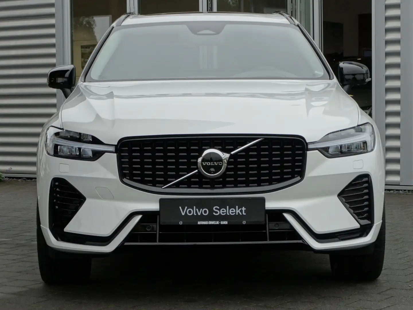 Volvo XC60 Plus Dark Recharge Plug-In Hybrid T6 AWD Weiß - 2