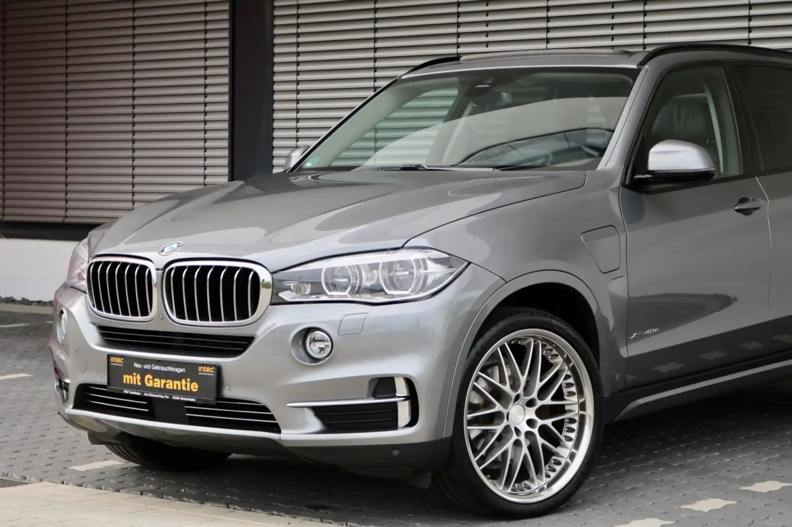 BMW X5 Baureihe X5 xDrive 40 e /M-PAKET/PANO/360°K/H Gris - 2
