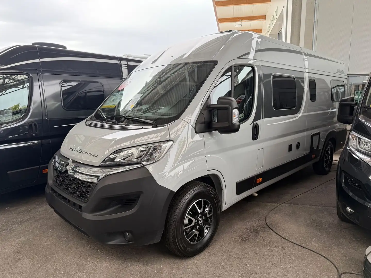 Pössl D-Line Roadcruiser Grijs - 2