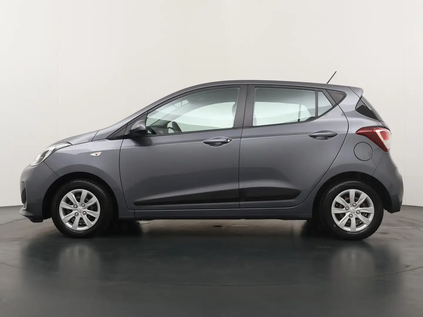 Hyundai i10 1.0i 67PK Comfort - Trekhaak - Airco - Cruise Cont Grijs - 2