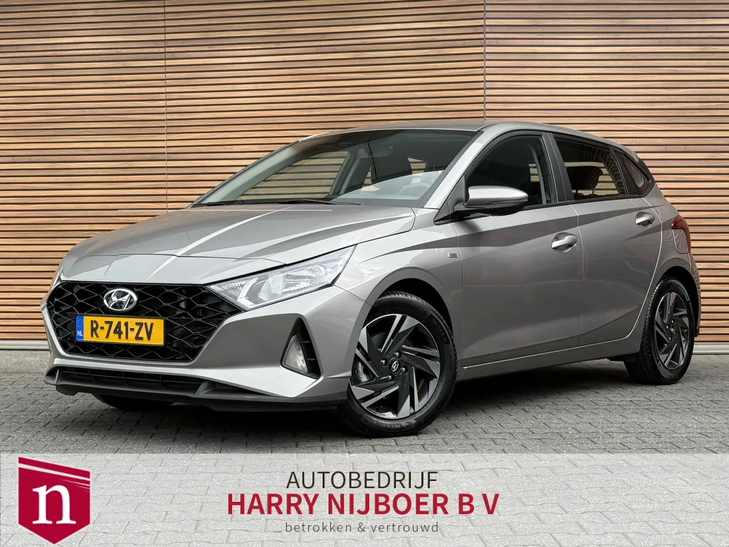 Hyundai i20 1.0 T-GDI Comfort Smart Trehkaak / Navi / Camera / Grijs - 1