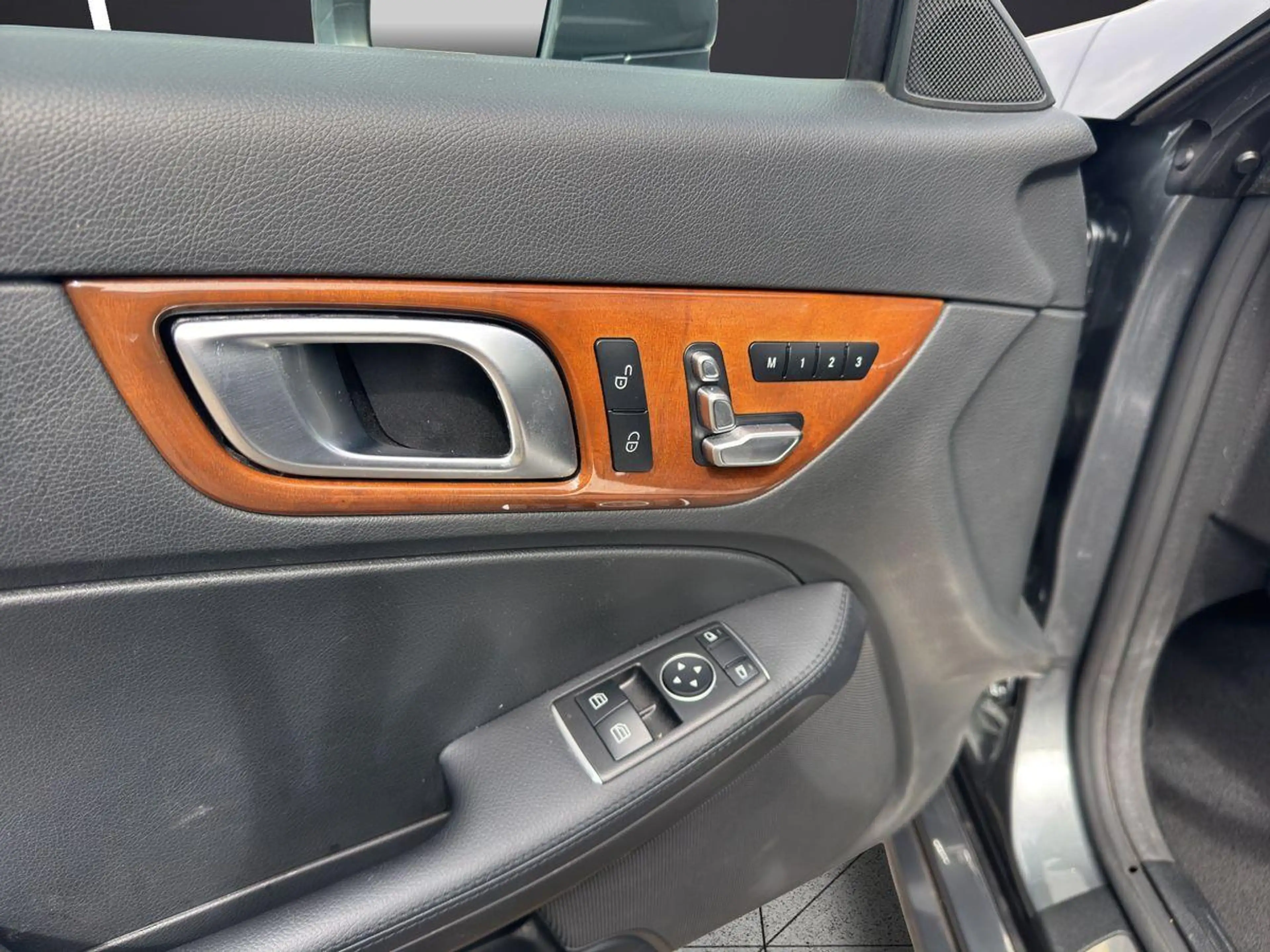 Mercedes-Benz SLC 180 9G Airscarf Navi Leder Kamera Parktronic — photo 14