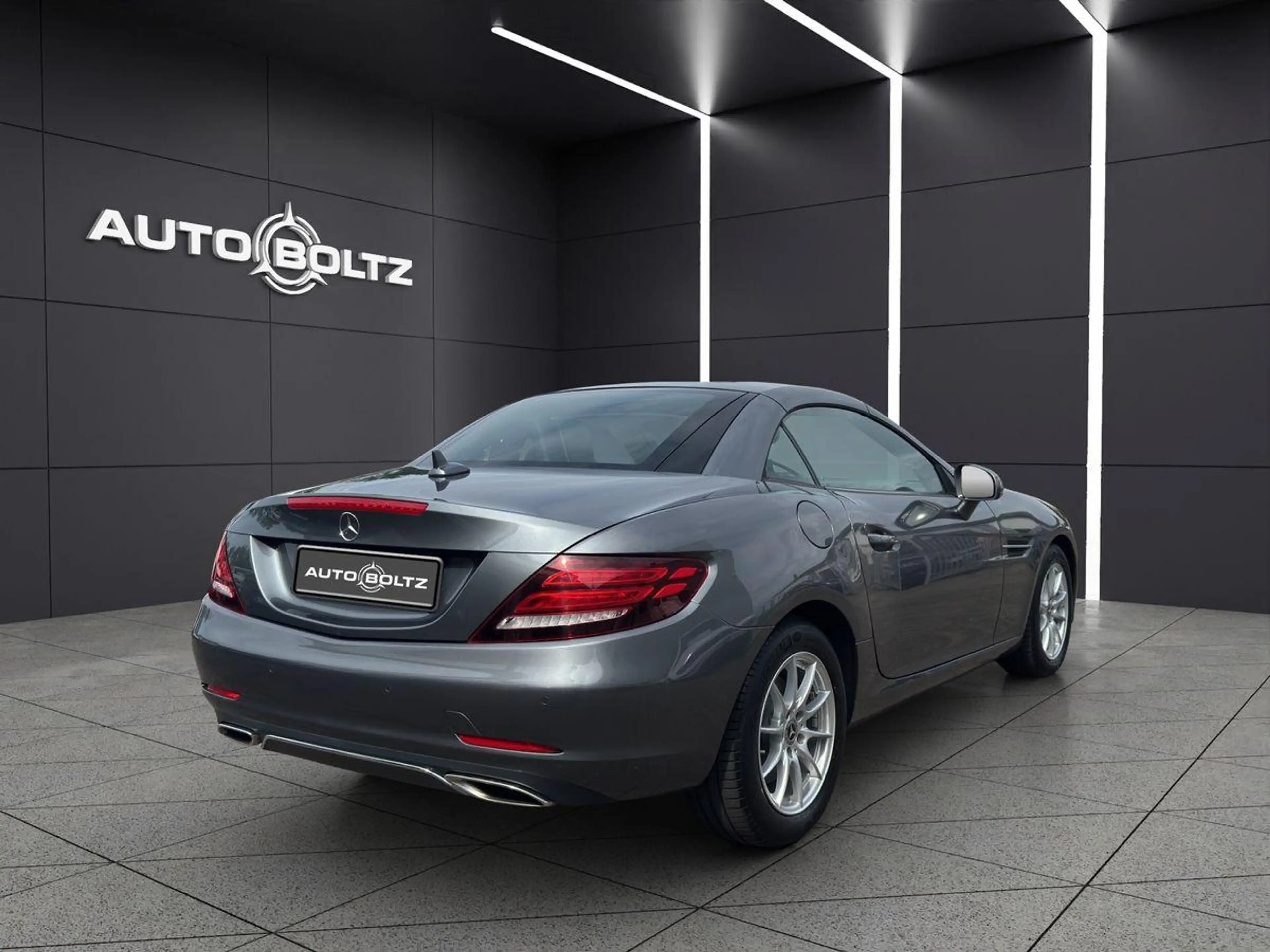 Mercedes-Benz SLC 180 9G Airscarf Navi Leder Kamera Parktronic — photo 6