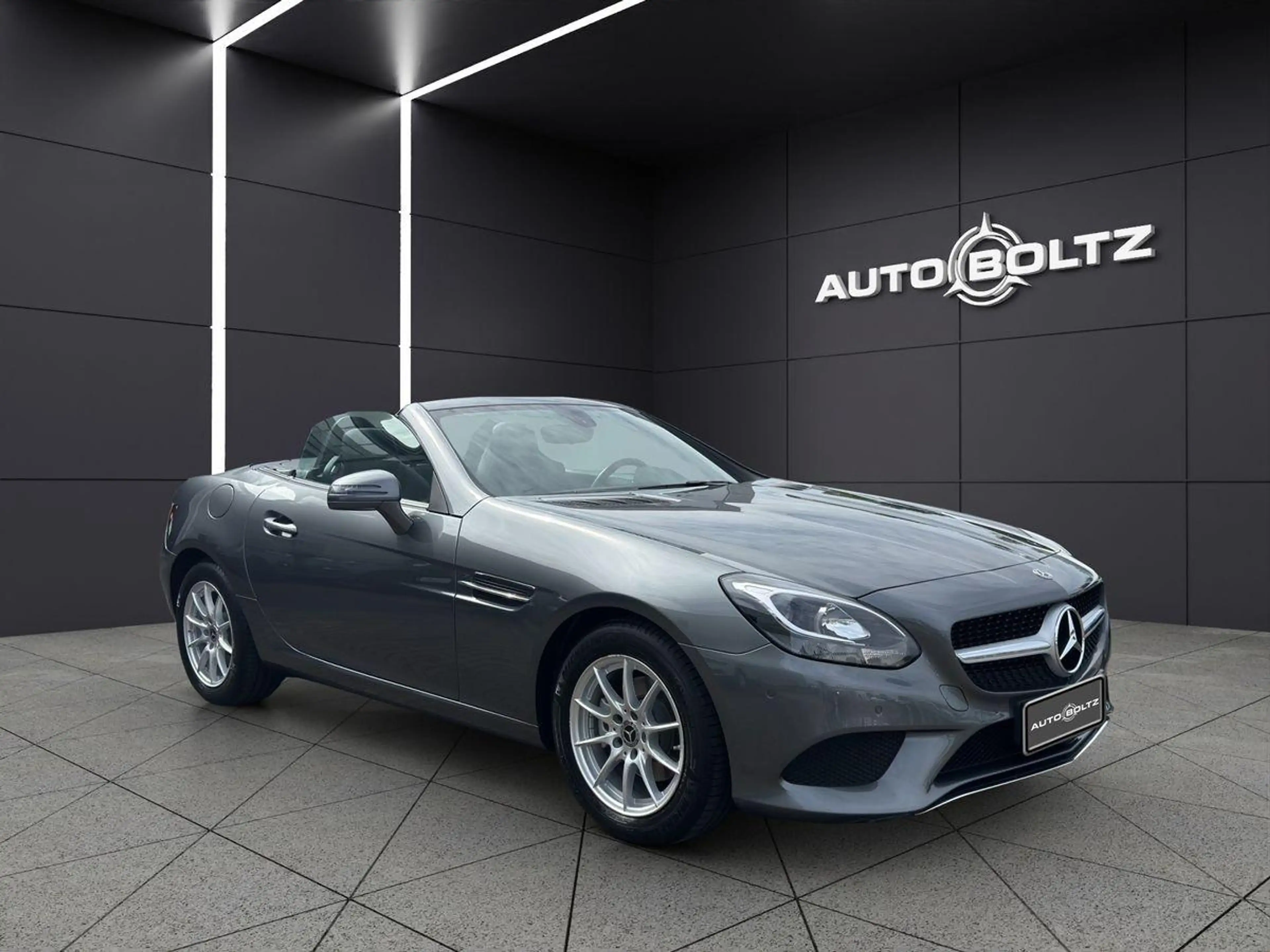 Mercedes-Benz SLC 180 9G Airscarf Navi Leder Kamera Parktronic — photo 8