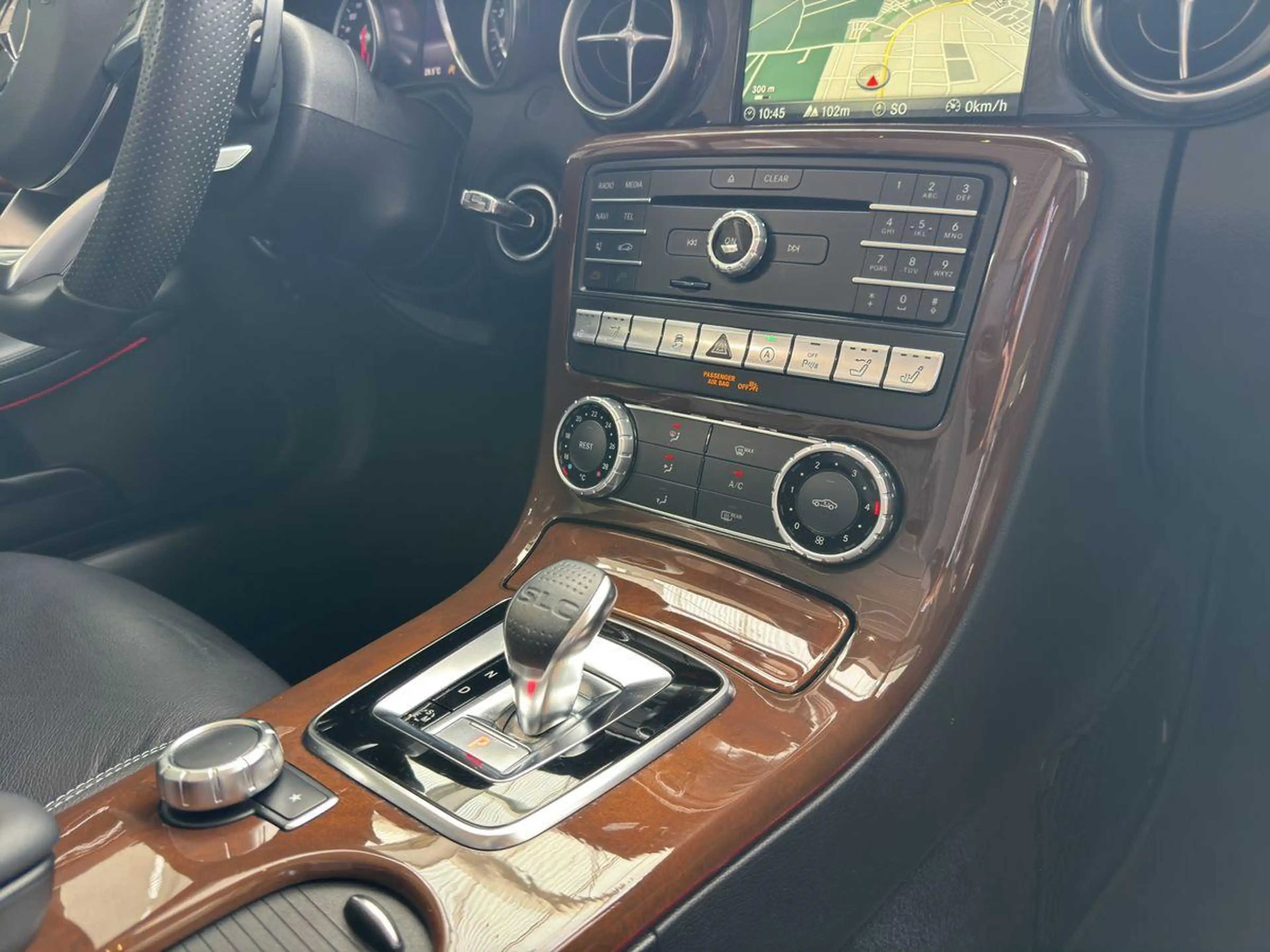 Mercedes-Benz SLC 180 9G Airscarf Navi Leder Kamera Parktronic — photo 10