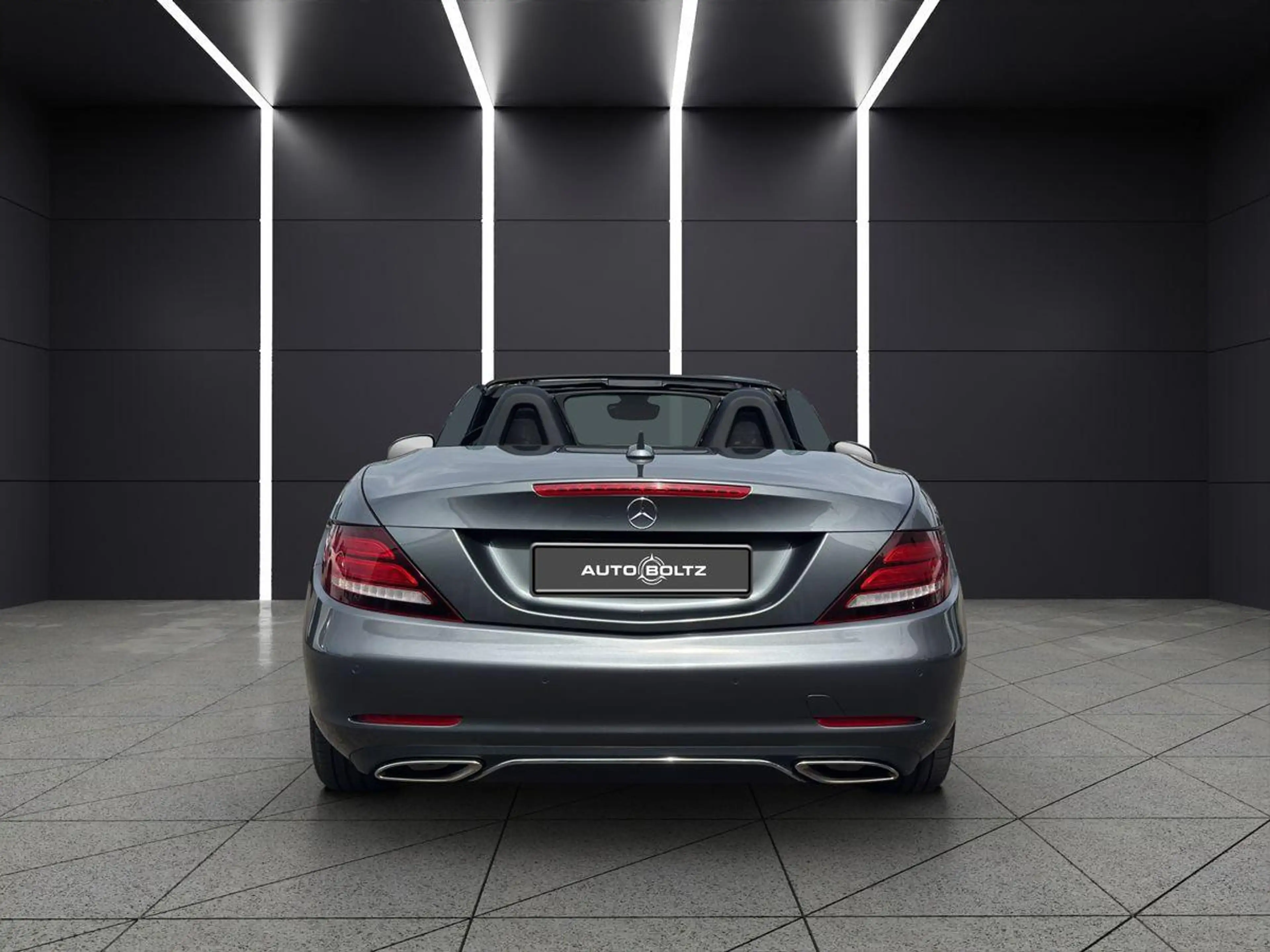 Mercedes-Benz SLC 180 9G Airscarf Navi Leder Kamera Parktronic — photo 5