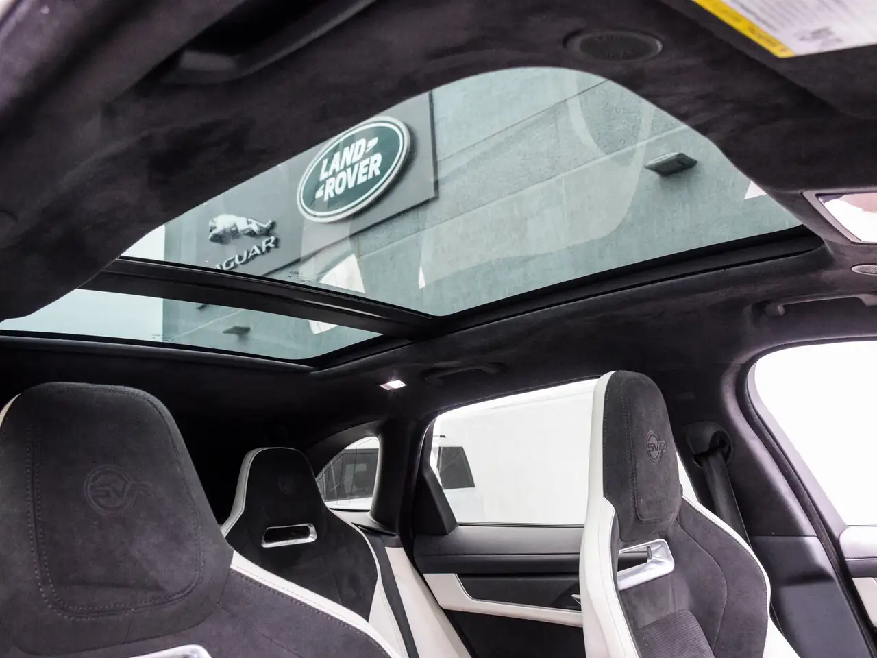Jaguar F-Pace снимка Jaguar F-Pace