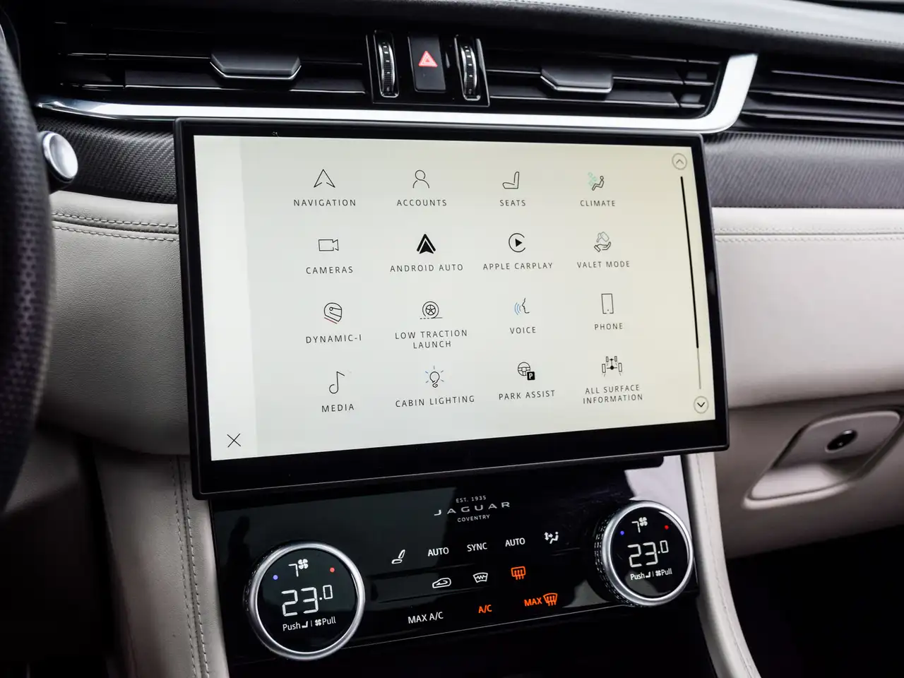 Jaguar F-Pace снимка Jaguar F-Pace