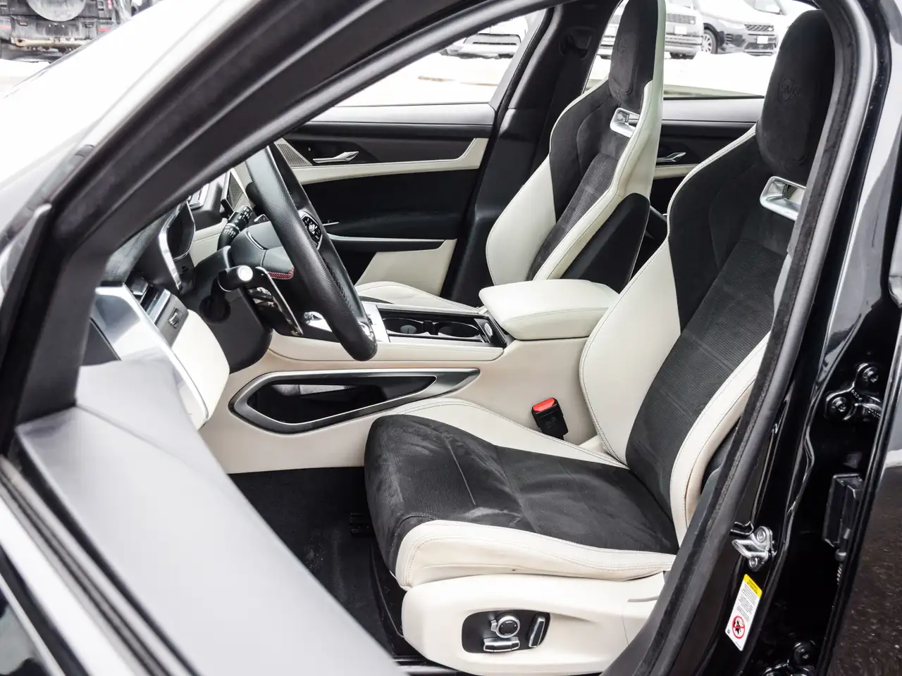 Jaguar F-Pace снимка Jaguar F-Pace
