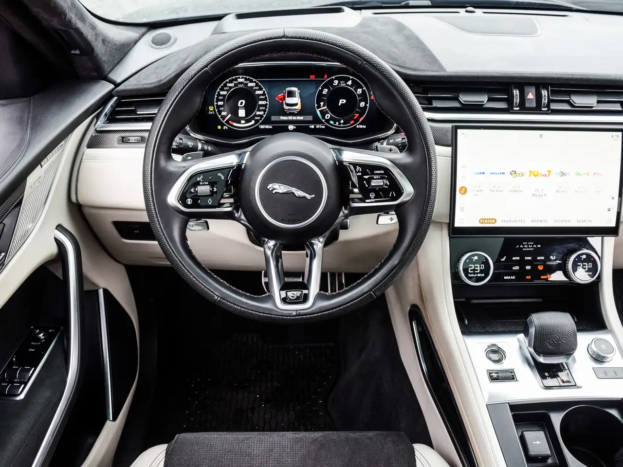 Jaguar F-Pace снимка Jaguar F-Pace