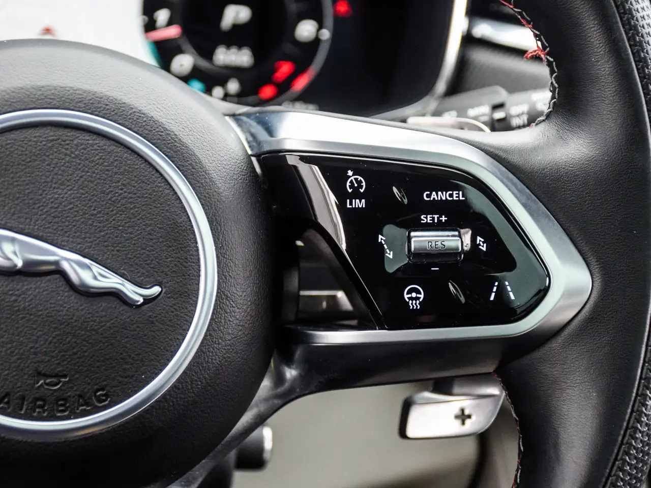 Jaguar F-Pace снимка Jaguar F-Pace