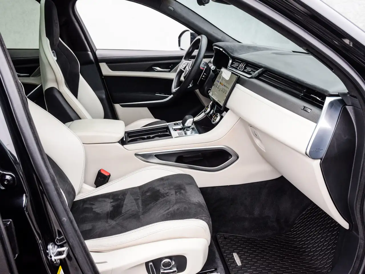 Jaguar F-Pace снимка Jaguar F-Pace