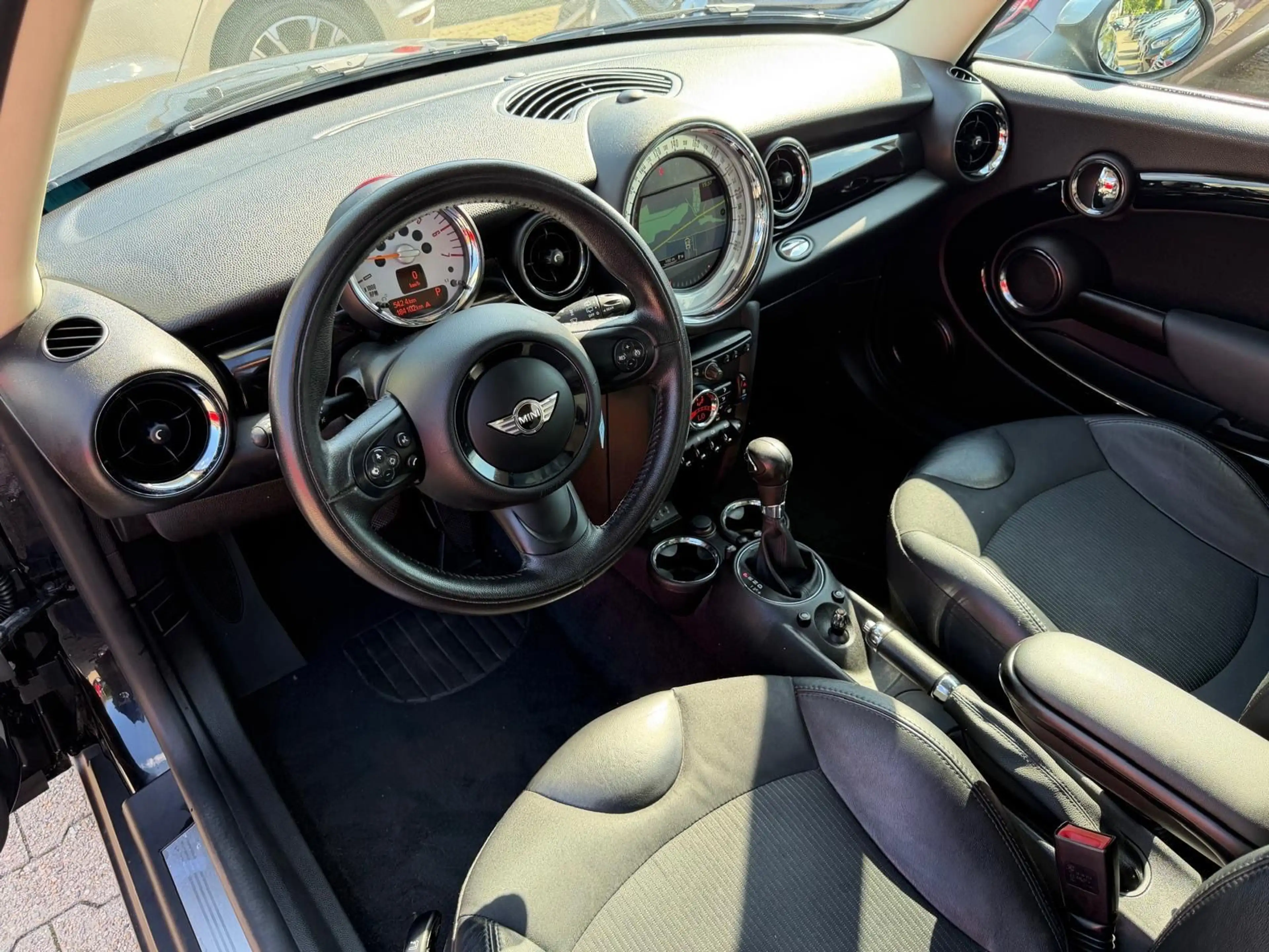 MINI Cooper D Clubman PANO*NAVI*XENON*AUTOMATIK*LEDER — photo 6