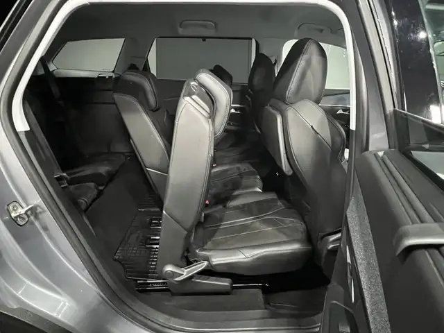 Peugeot 5008 view 13