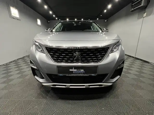 Peugeot 5008 view 6