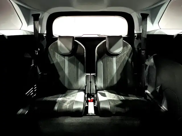 Peugeot 5008 view 14