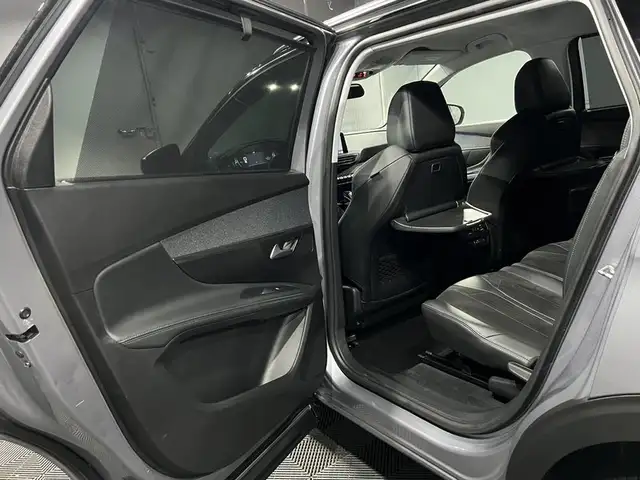 Peugeot 5008 view 10