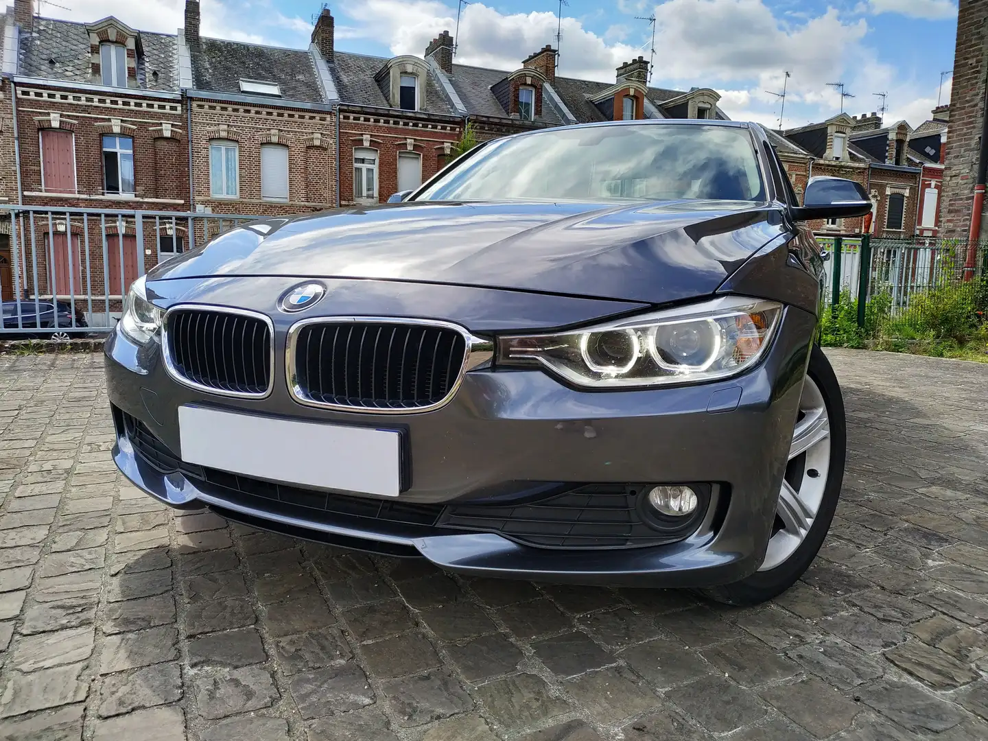 BMW 318 SERIE 3 F30 (11/2011-07/2015)  143 ch Luxury Gris - 1