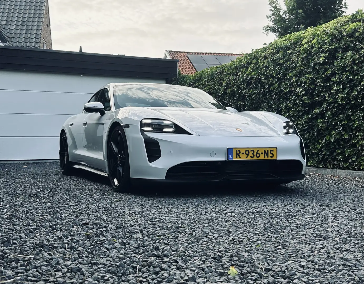 Porsche Taycan 79 kWh Biały - 1