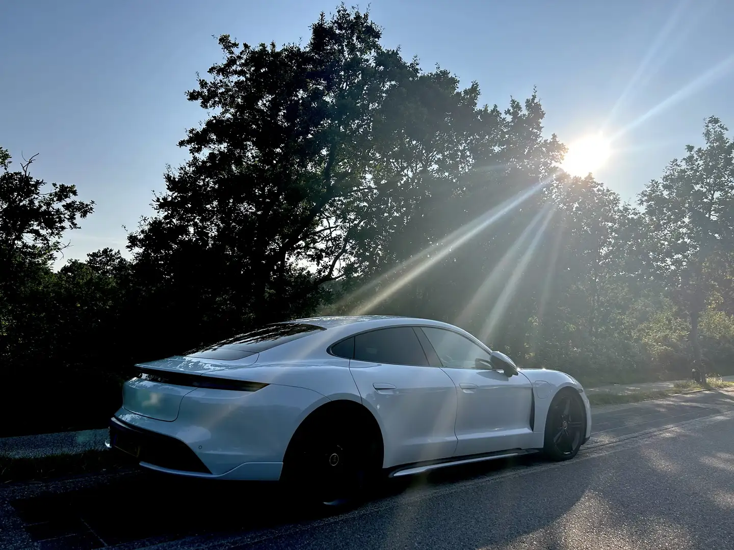 Porsche Taycan 79 kWh Blanc - 2