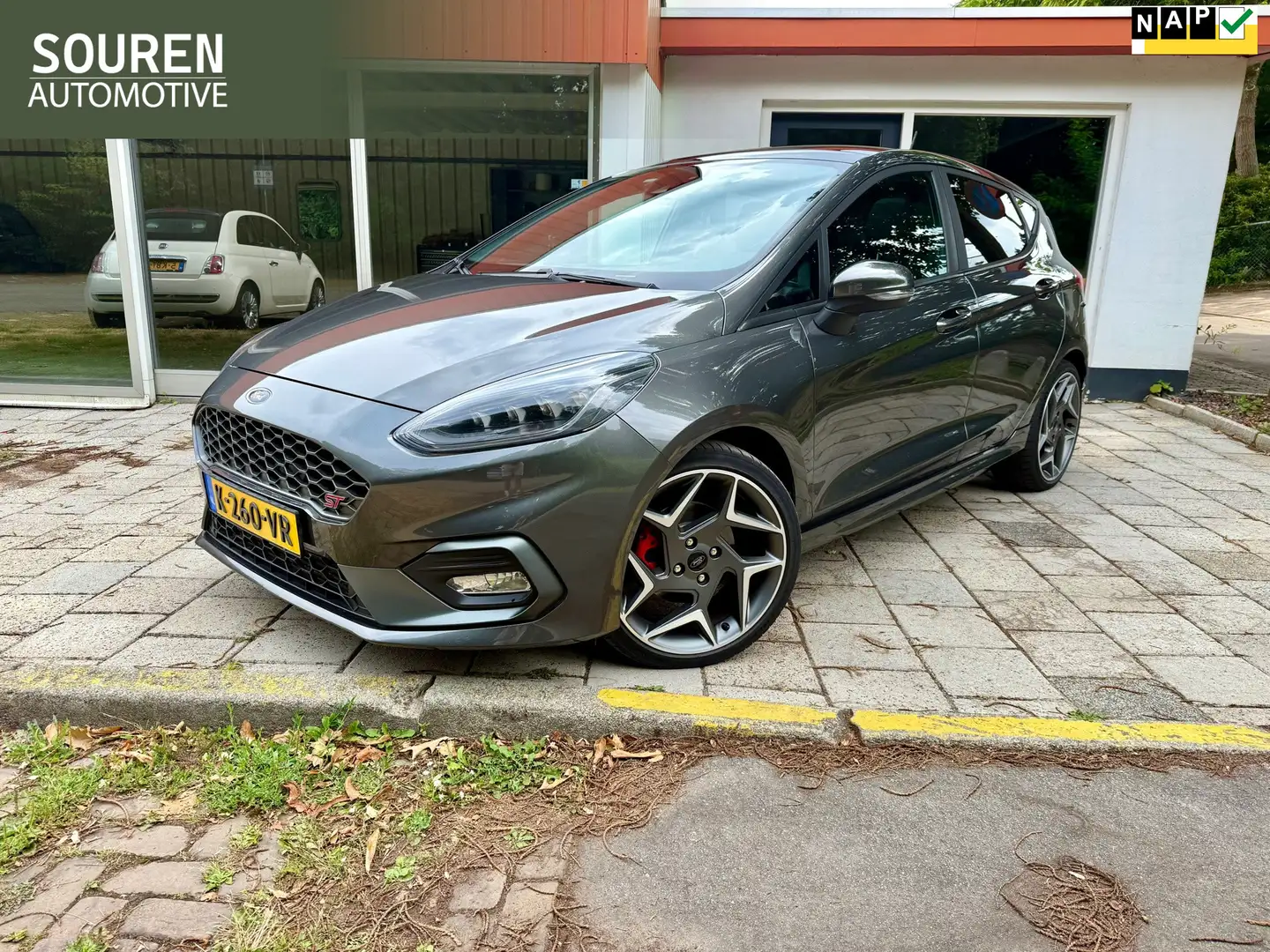 Ford Fiesta 1.5 EcoBoost ST-3 / Panorama / Clima / Cruise / Ca Grijs - 1