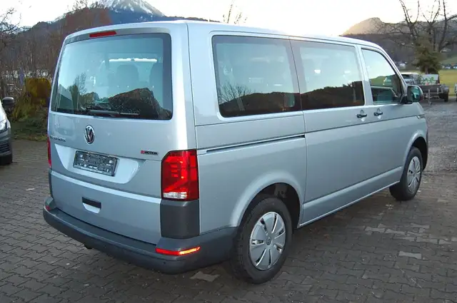 Volkswagen T6 Kombi 2,0 TDI DSG 4motion 9-Sitzer AHK SH DAB