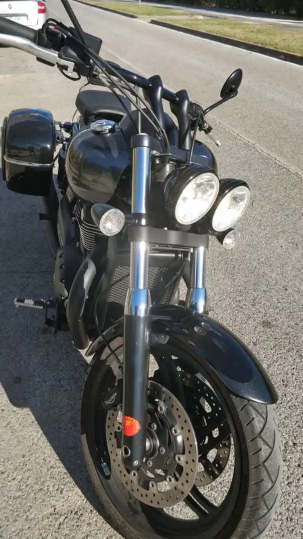 Triumph Thunderbird Storm - 2