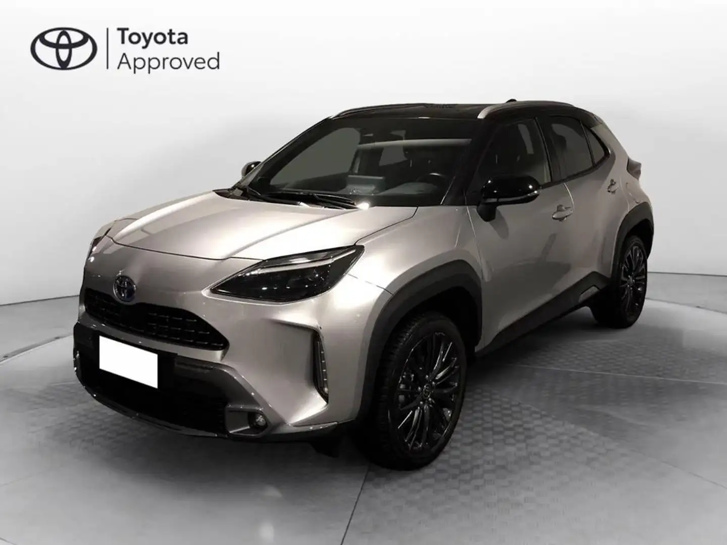 Toyota Yaris Cross 1.5h Adventure fwd 116cv e-cvt Schwarz - 1
