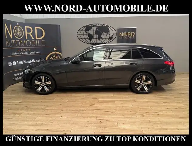 Mercedes-Benz C-Class view 8