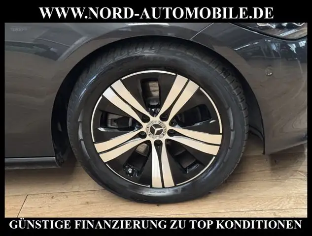 Mercedes-Benz C-Class view 15