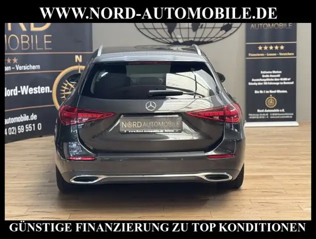 Mercedes-Benz C-Class view 11