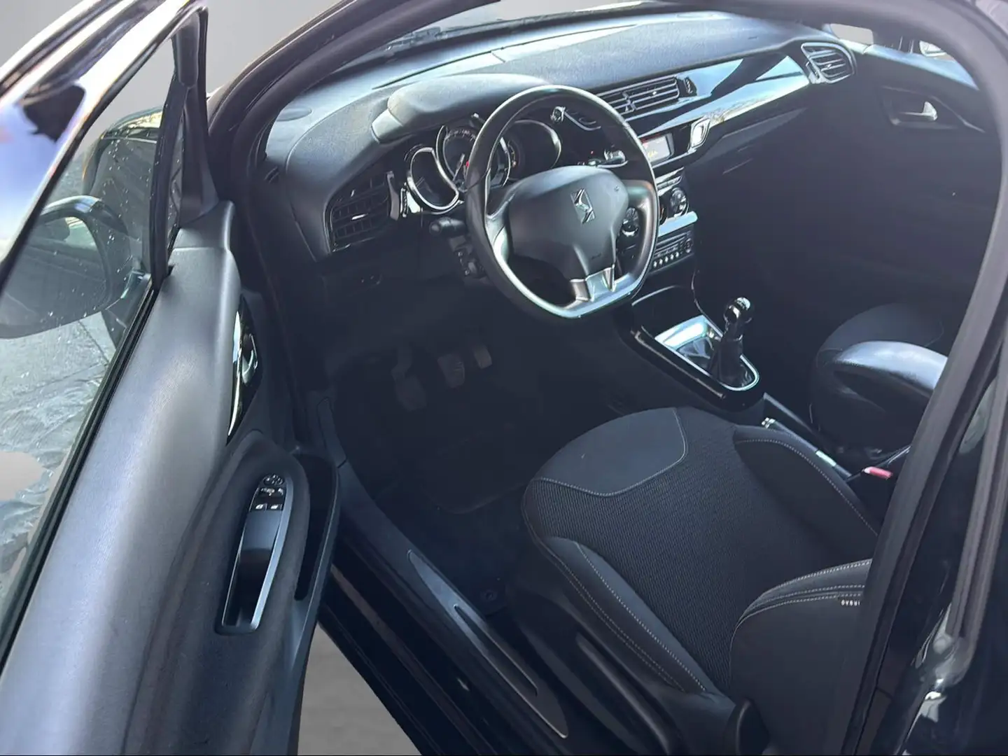 Citroen DS3 SoChic 1.6 HDi FAP Metallic/Klima/Tempomat Schwarz - 2