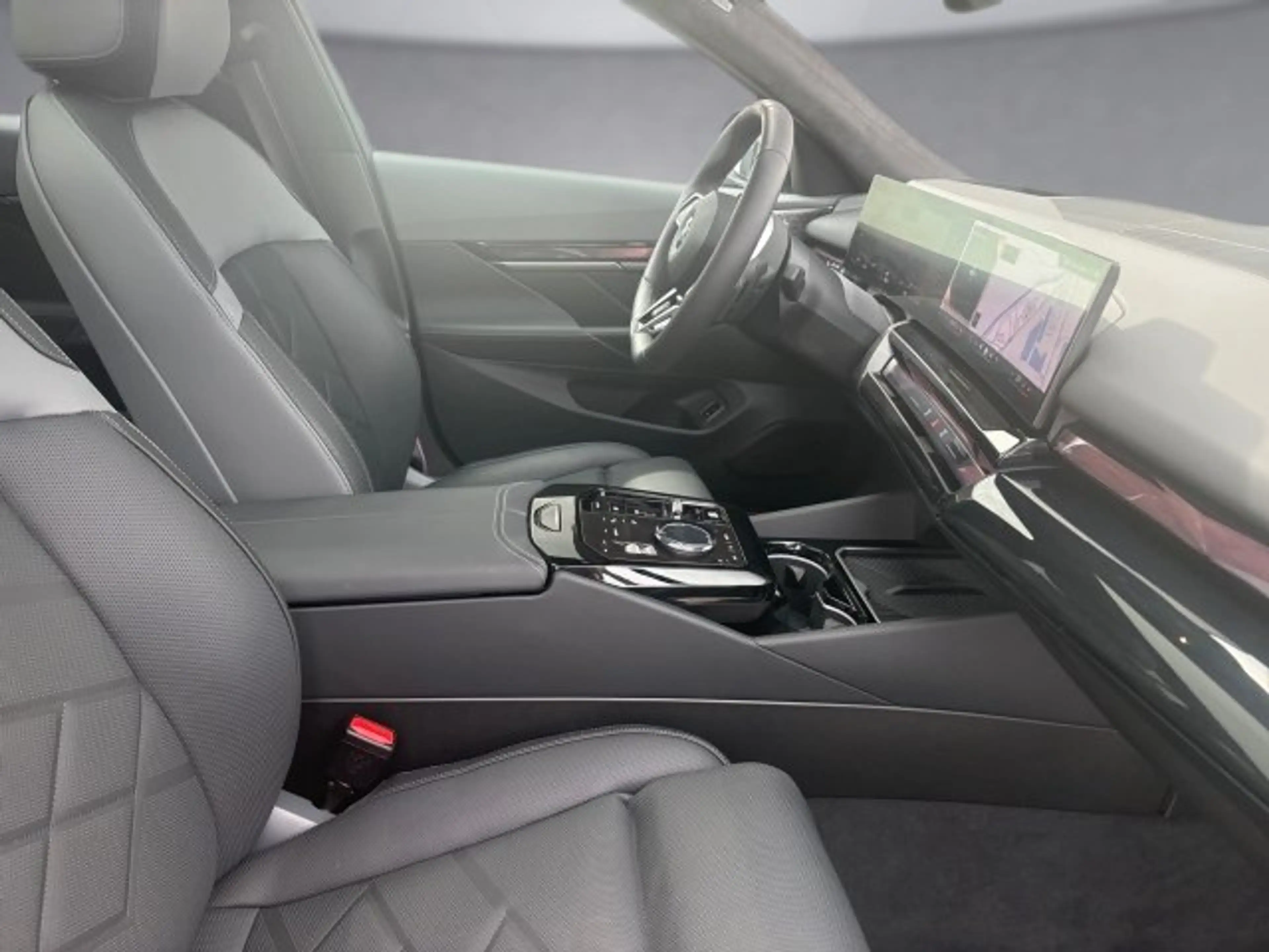 BMW 540 d xDrive Touring G61 B57 — photo 8