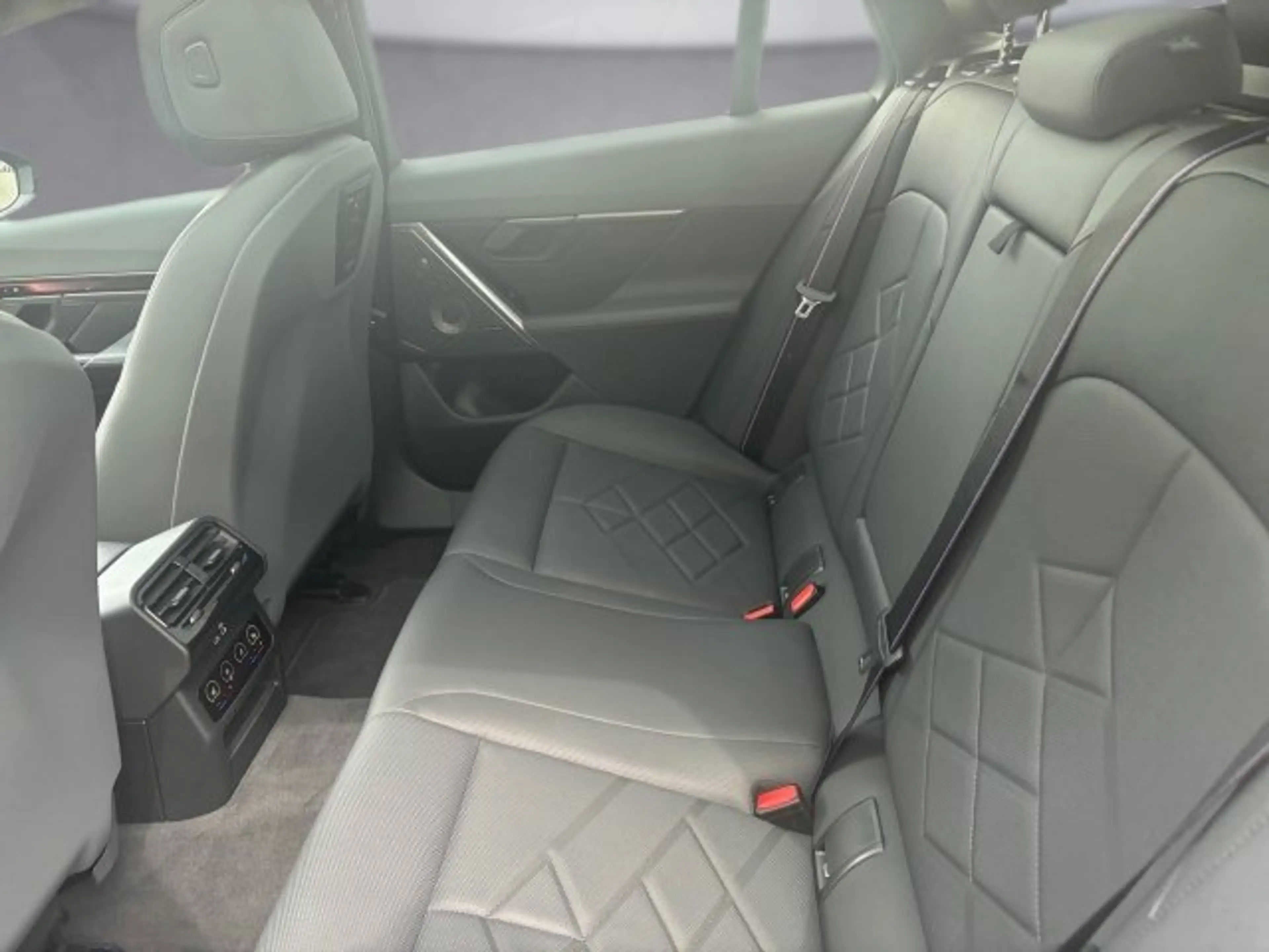 BMW 540 d xDrive Touring G61 B57 — photo 10