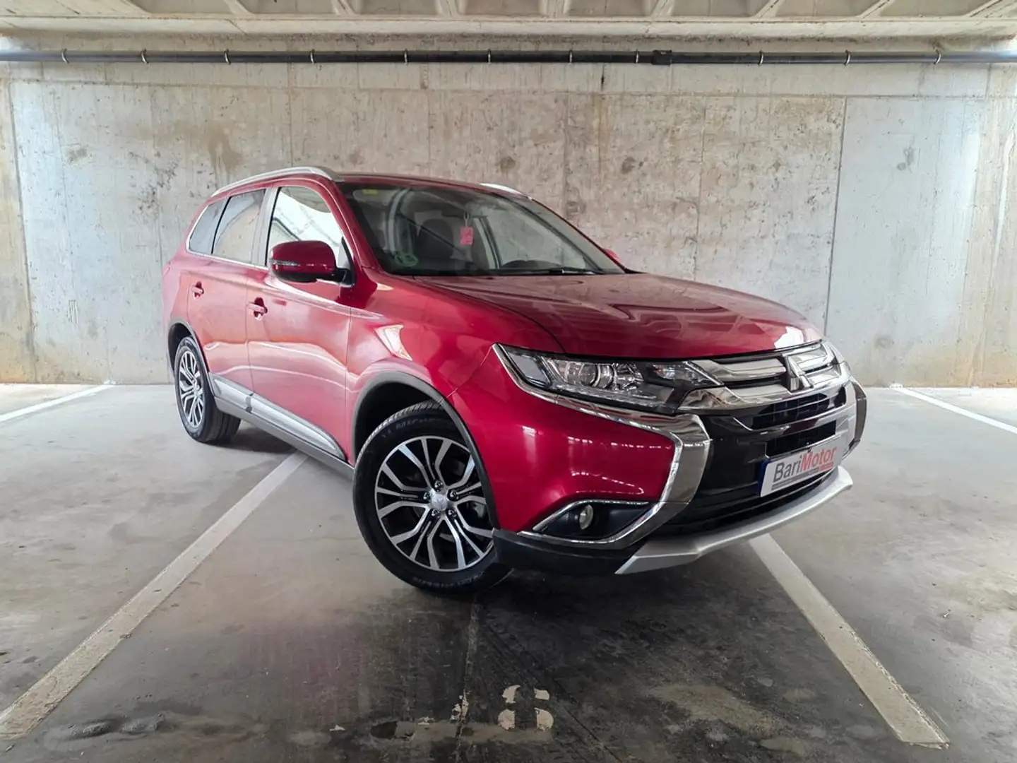 Mitsubishi Outlander 200 MPI Motion 2WD 5pl. CVT Burdeos - 1