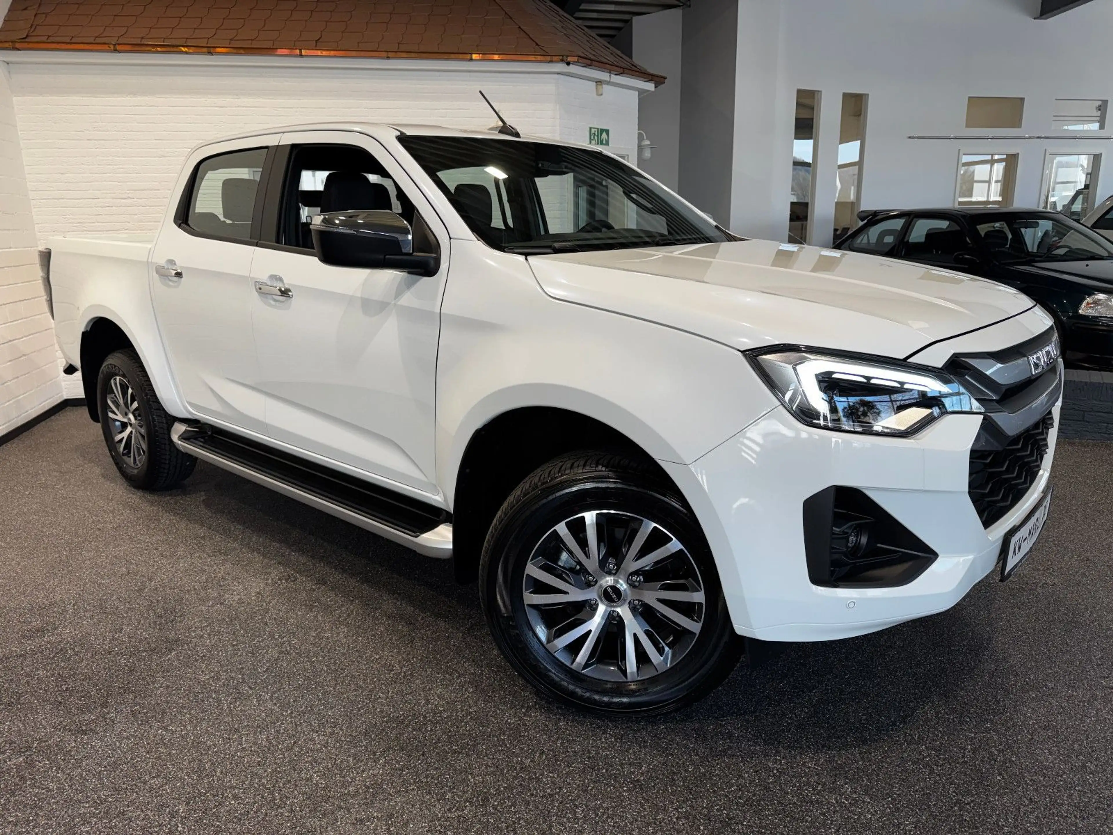 Isuzu D-Max Double Cab 4WD LSE LED ACC PDC KAMERA — photo 3