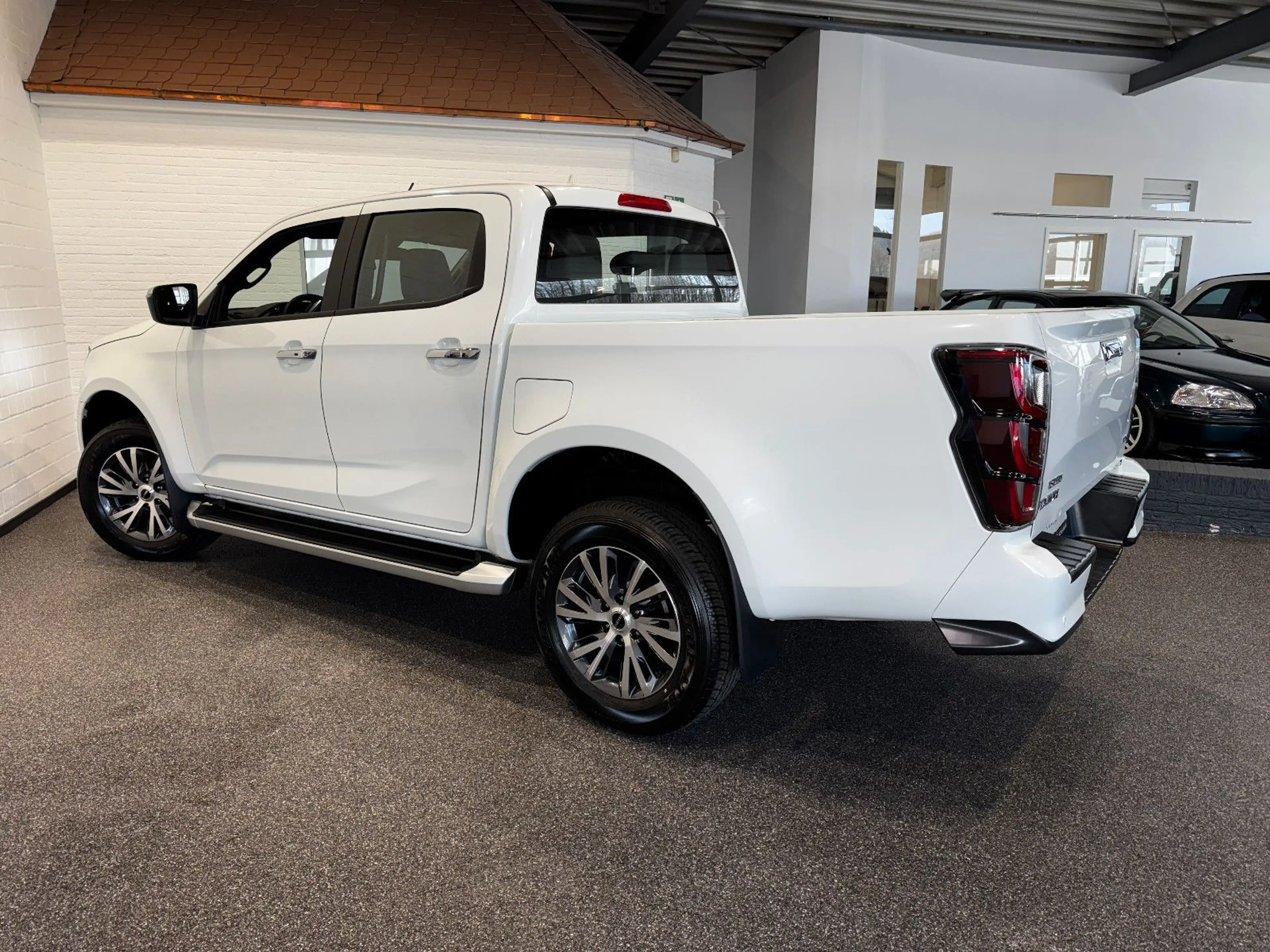 Isuzu D-Max Double Cab 4WD LSE LED ACC PDC KAMERA — photo 5