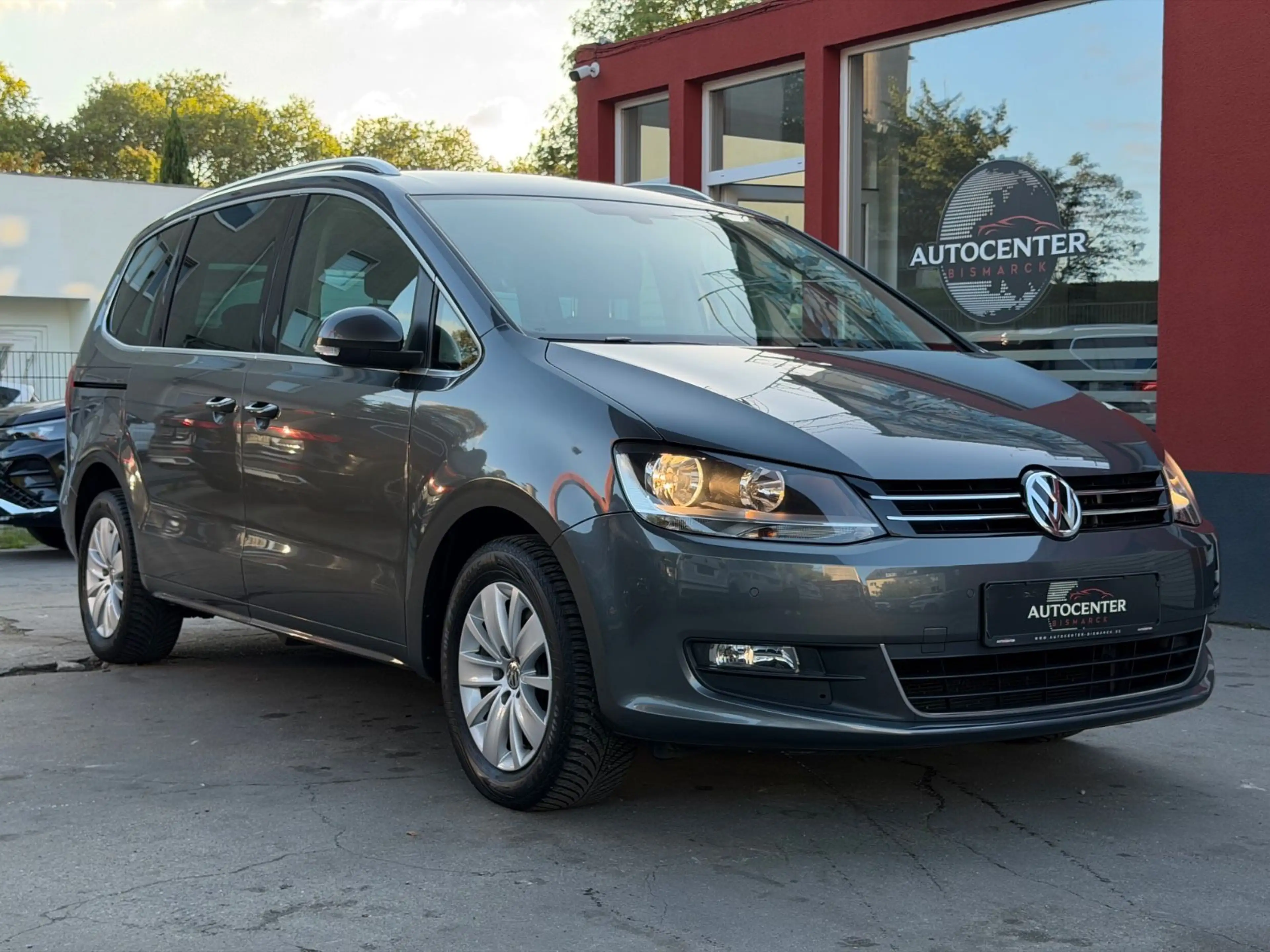 Volkswagen Sharan Comfortline 7-Sitzer*TEMPOMAT*NAVI*TISCH* — photo 4