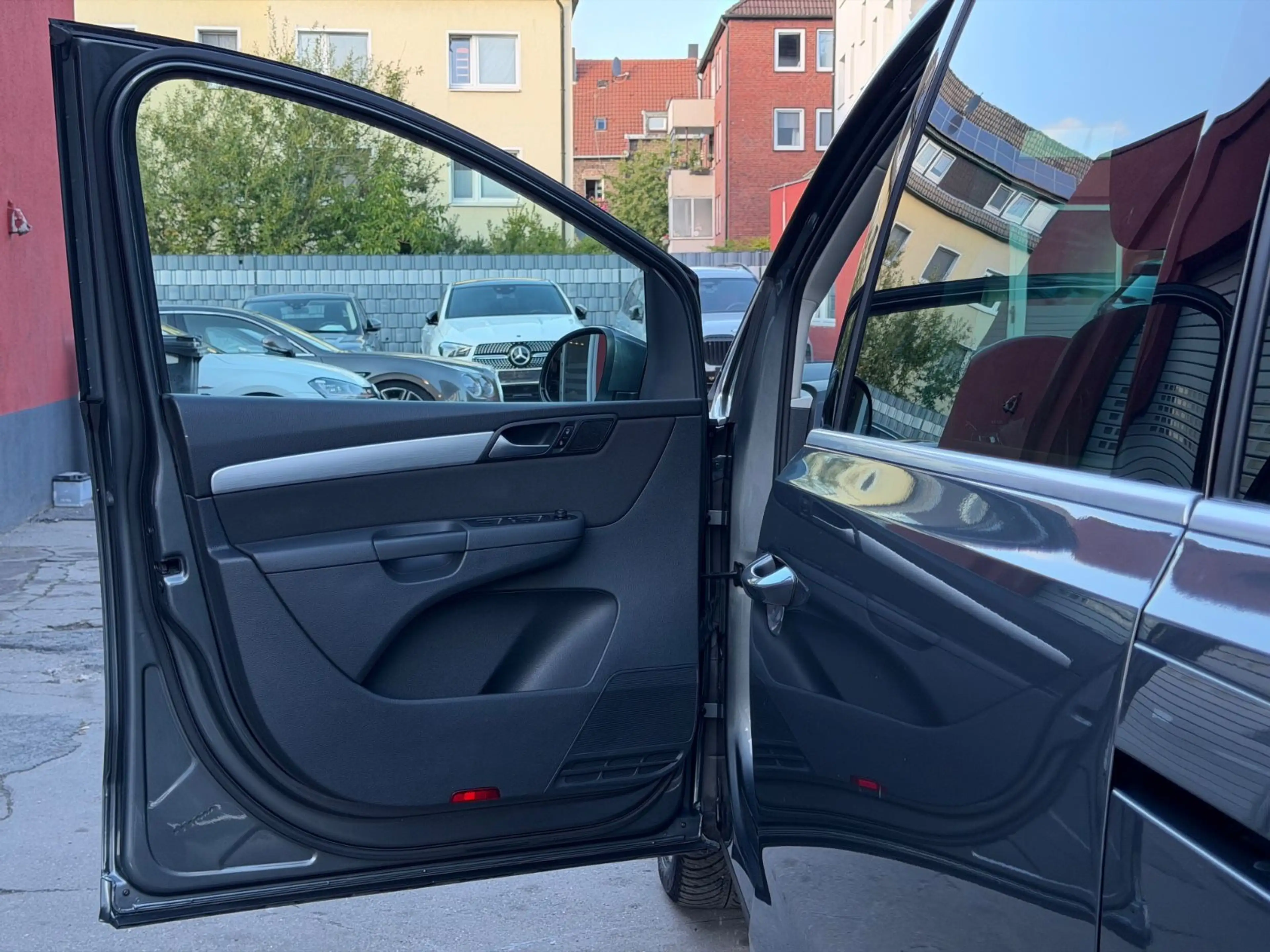 Volkswagen Sharan Comfortline 7-Sitzer*TEMPOMAT*NAVI*TISCH* — photo 8