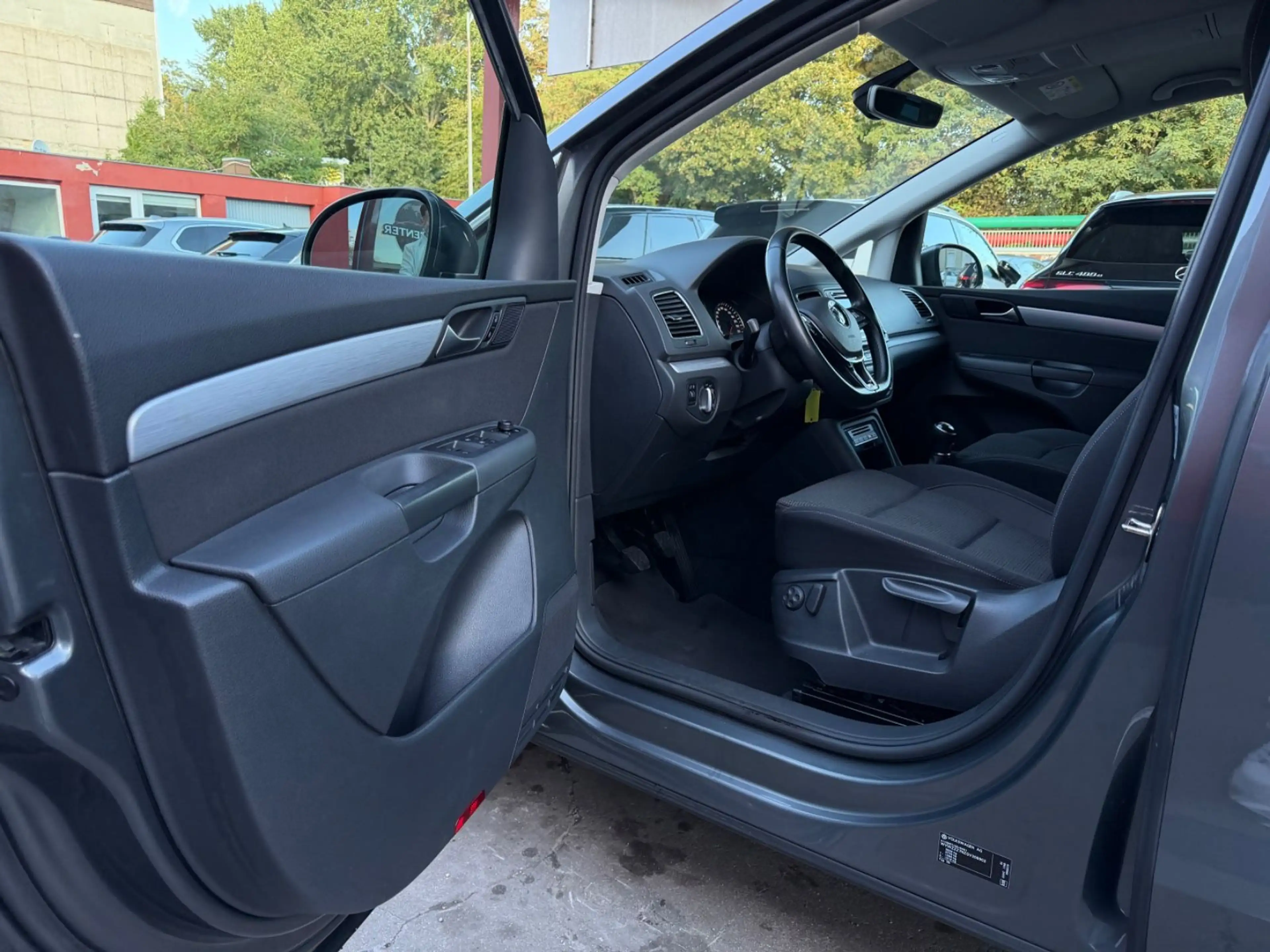Volkswagen Sharan Comfortline 7-Sitzer*TEMPOMAT*NAVI*TISCH* — photo 9