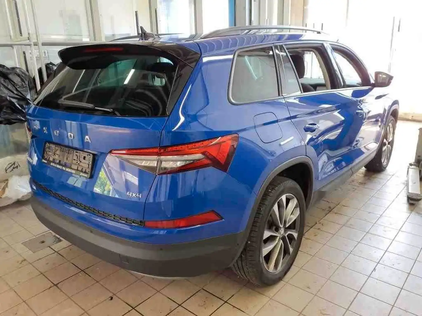 Skoda Kodiaq Tour 4x4 2.0TDI DSG Matrix Navi AHK SHZ Blau - 2