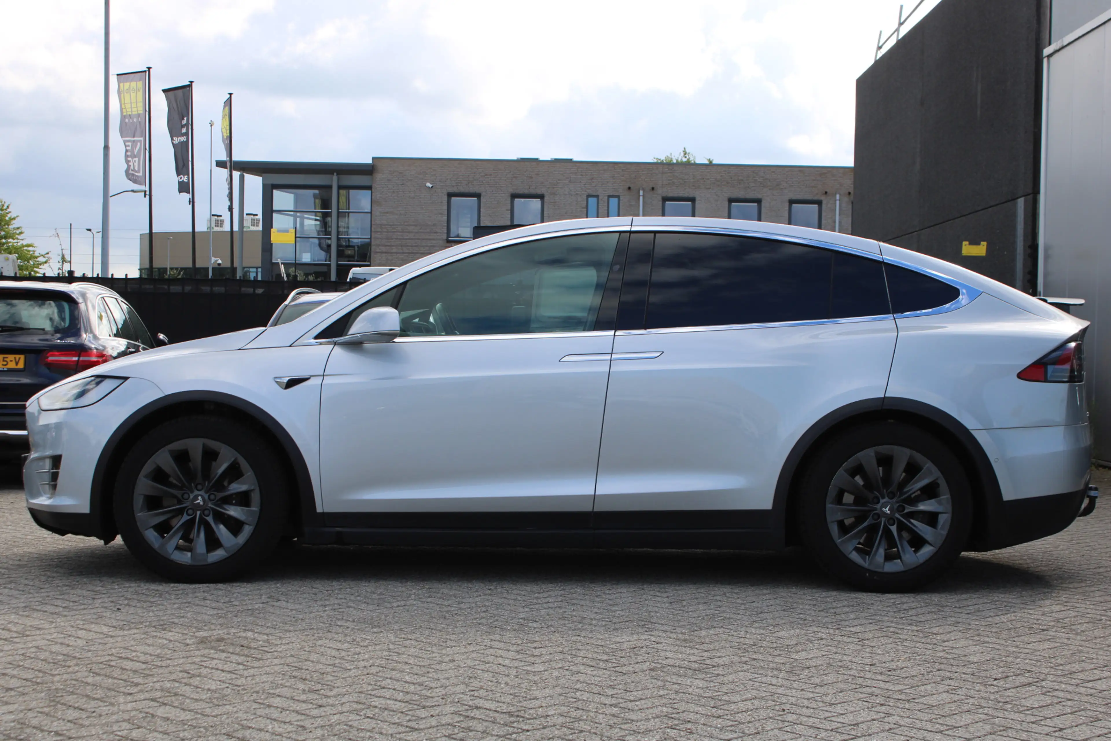 Tesla Model X 75D Base 6-PER LEDER CAMERA ACC CARPLAY — photo 13