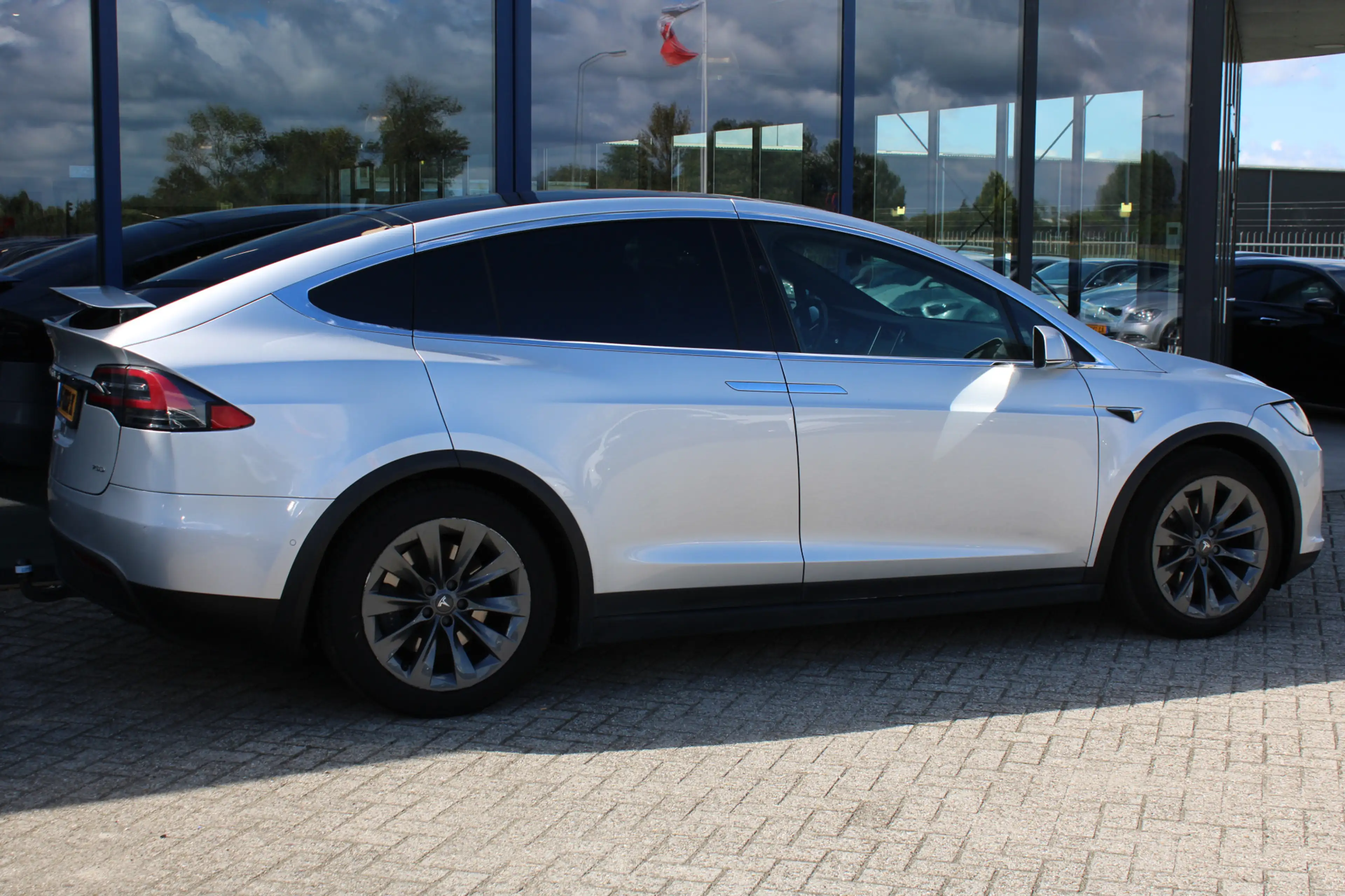 Tesla Model X 75D Base 6-PER LEDER CAMERA ACC CARPLAY — photo 3